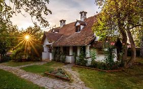 Count Kalnoky'S Transylvanian Guesthouses